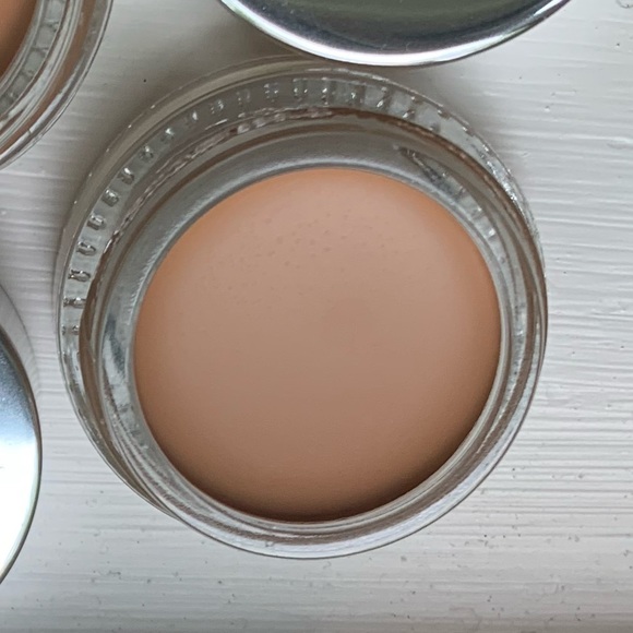 Glossier Stretch Concealer 0.17oz / 4.8 g - Picture 5 of 5